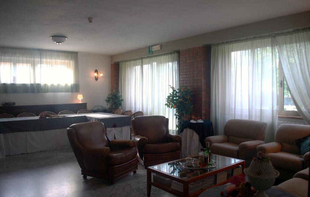 Albergo Smeraldo Castelnuovo Magra Exterior foto